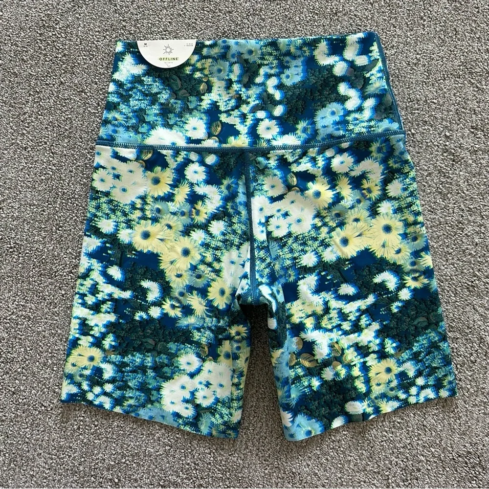 aerie Offline Goals 3D 7" Inseam Bike Shorts in Blue Path Size Medium - Picture 3 of 7